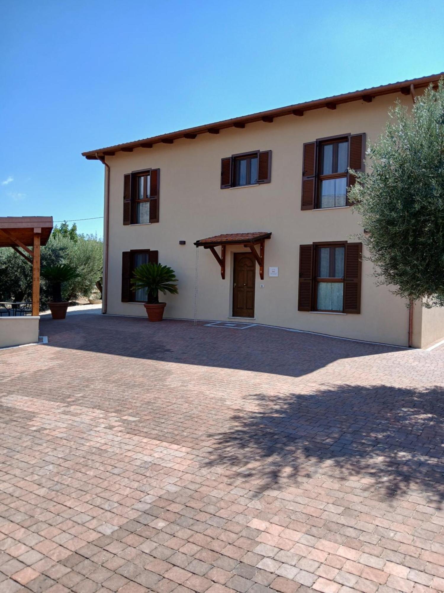 La Rovazzola Bed & Breakfast Sonnino Exterior photo